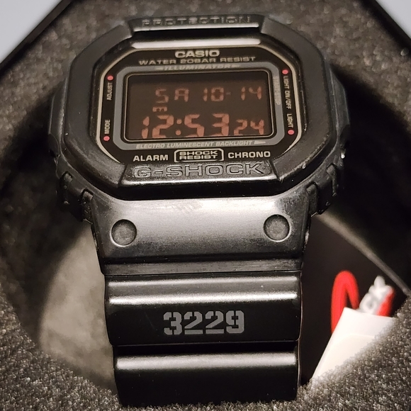 Casio G-SHOCK DW5600MS-1 Flash Alert Matte Black Digital 200m Men's Watch - Picture 3 of 11